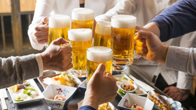 Uống nhiều rượu bia làm tăng nguy cơ mắc bệnh gút