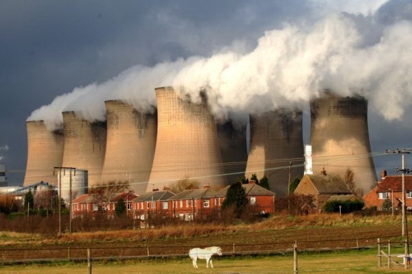 Nhà máy nhiệt điện khiến môi trường bị ô nhiễm nghiêm trọng