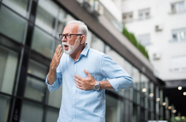 Các triệu chứng đột ngột dữ dội hơn, nặng nề hơn báo hiệu đợt bùng phát COPD