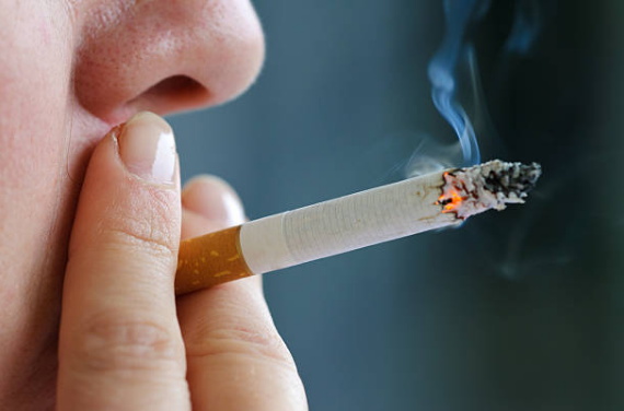 Có đến 85% trường hợp viêm phế quản mạn có liên quan đến khói thuốc