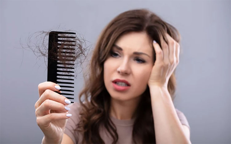 Mách bạn cách chăm sóc tóc rụng nhiều trong mùa đông