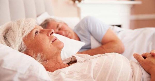 Giải pháp an toàn giúp chữa mất ngủ cho người già bạn không nên bỏ qua