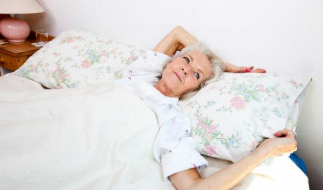 Mất ngủ ở người già: Nguyên nhân và giải pháp hiệu quả