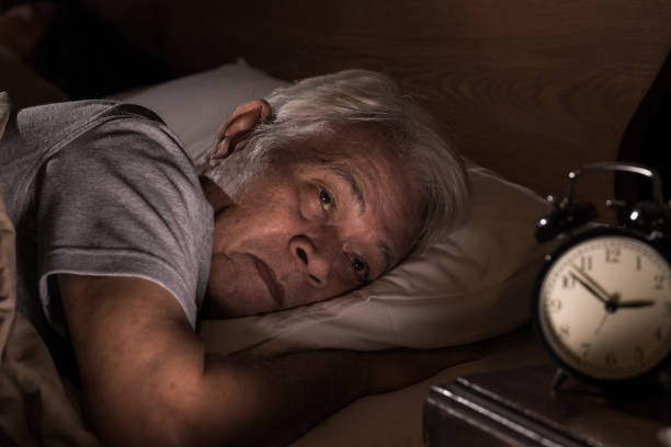 Sự sụt giảm nồng độ hormon tăng trưởng do tuổi tác khiến con người bị mất ngủ