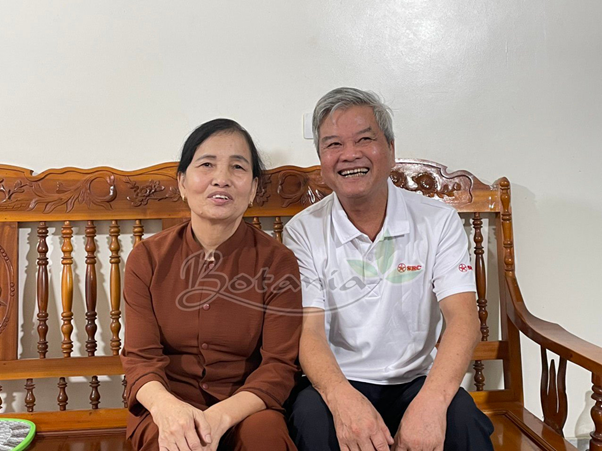 Hai vợ chồng bác Phạm Hồng Thái và bác Nguyễn Thị Thợi