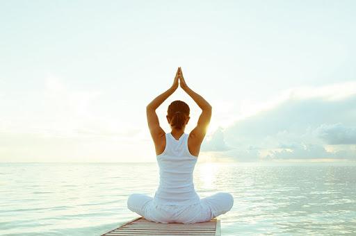 Người bệnh suy giãn tĩnh mạch chân nên tập động tác yoga nào ?