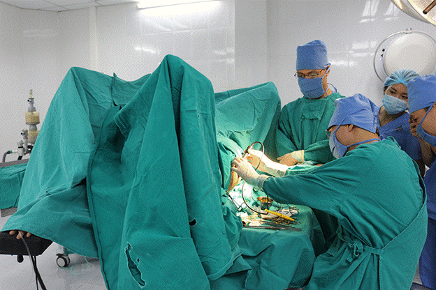 Phẫu thuật cắt búi trĩ
