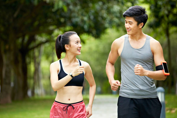 Vận động thường xuyên, nhẹ nhàng giúp cải thiện triệu chứng bệnh suy giãn tĩnh mạch