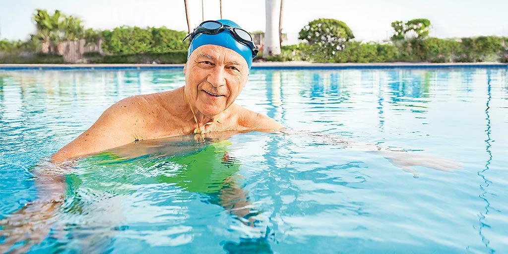 Bơi lội rất tốt cho người bệnh suy giãn tĩnh mạch